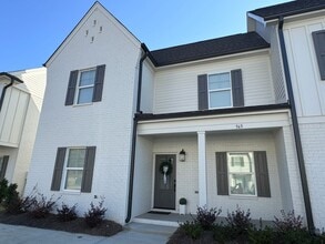 Building Photo - 565 Meadow Ln