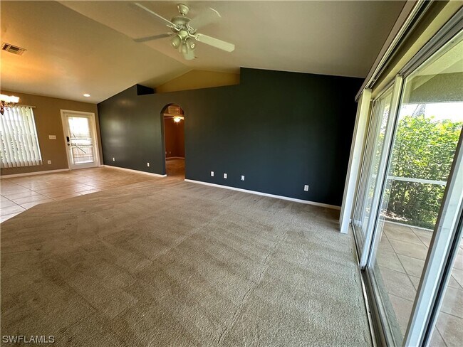 Foto del edificio - 2544 NW 19th Pl