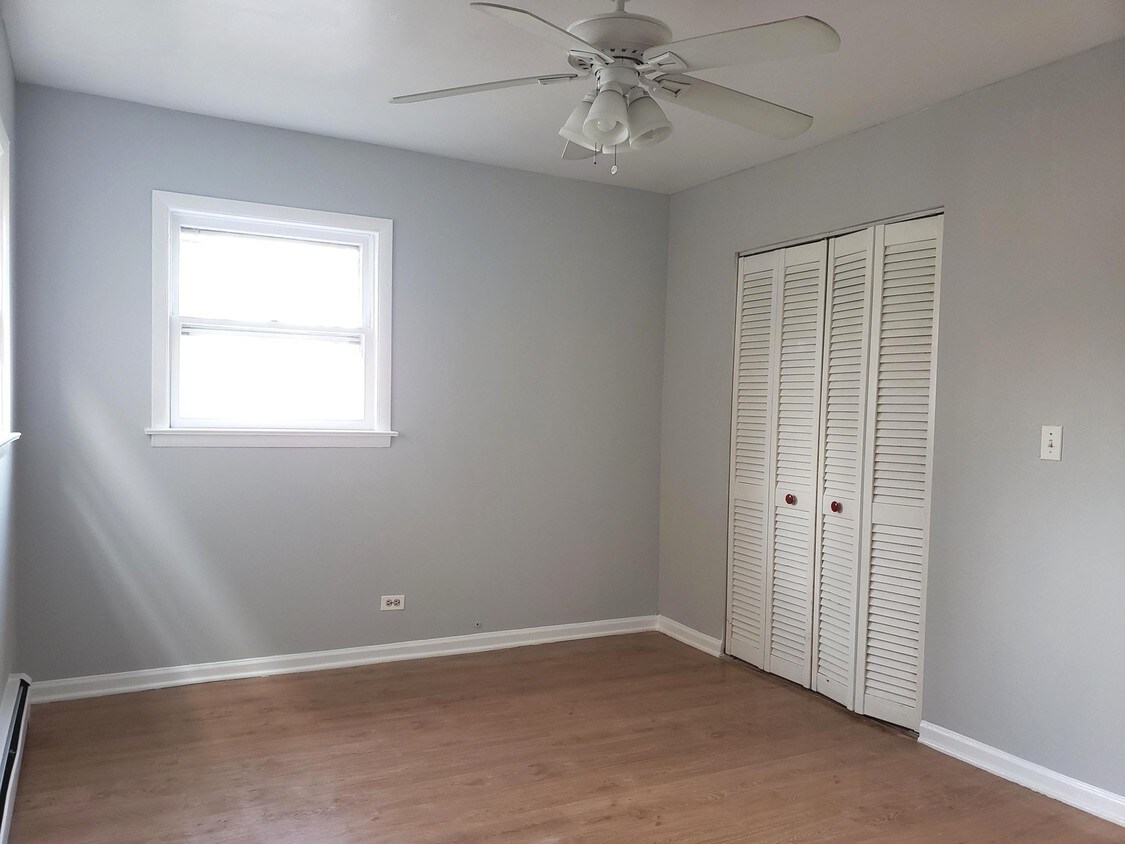 Primary Photo - 3550 W Henderson St