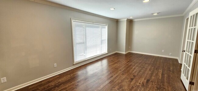 Foto del edificio - 2512 Millbrook Rd