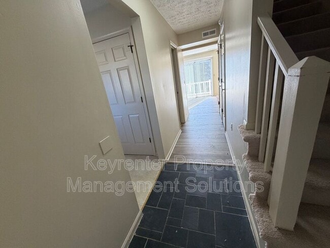 Foto del edificio - 700 Rife Rd