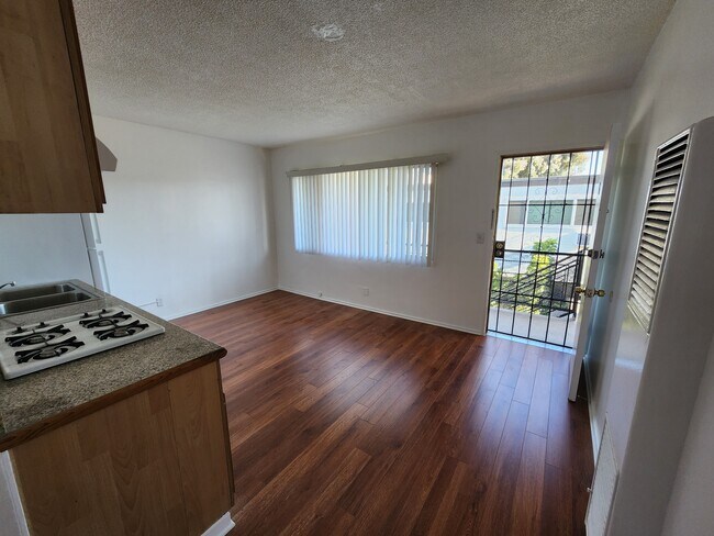 Building Photo - 1808 10th St