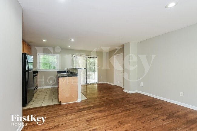 Foto del edificio - 2340 Melody Ln NW