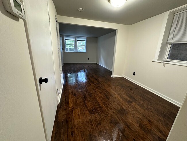 Foto del edificio - 1831 W Melrose St