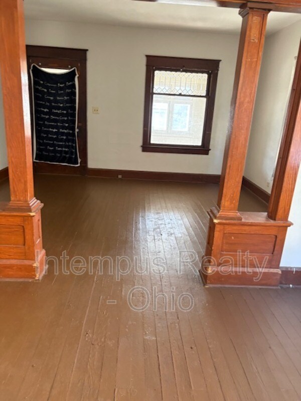 Foto del edificio - 243 Sexton St