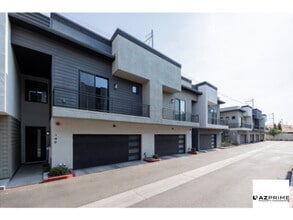 Building Photo - 142 E Hearne Way