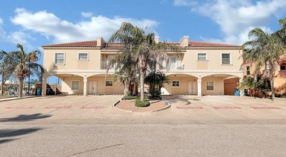 Building Photo - 102 E Gardenia St