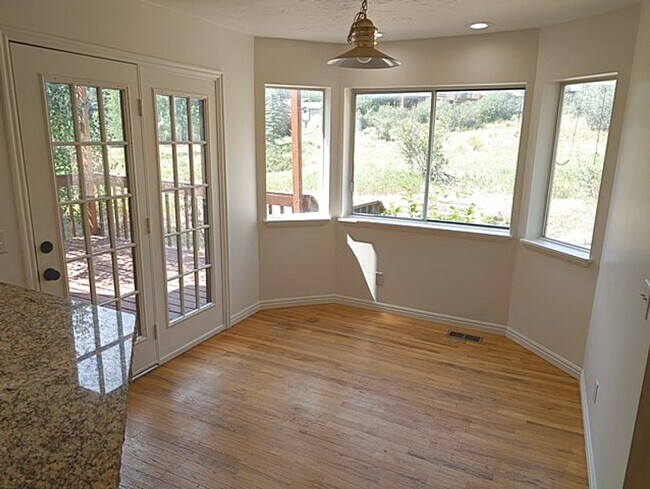 Foto del edificio - Recently Updated Pinebrook Home