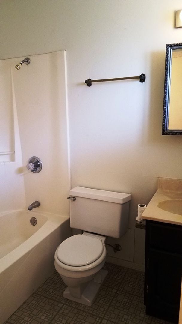 Foto del edificio - MILITARY ONLY.  2 Bdrm/2 Bath Apartment