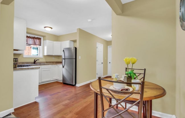 Building Photo - Bright 2 Bedroom, 1 Bath Ranch Style Home in Harrisburg, Pa!