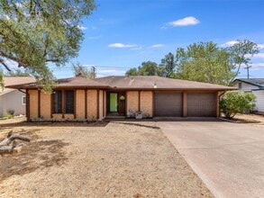 Building Photo - 2103 Falcon Hill Dr