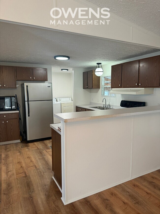 Building Photo - 259 Bennet Cir