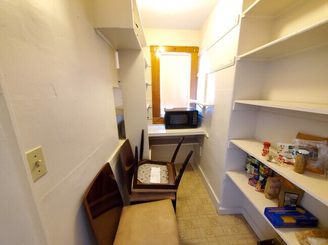 Building Photo - 23 Thorndike St