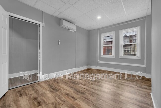 Building Photo - 339 E 25th St