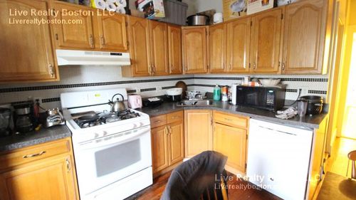 Primary Photo - 153 Brook St