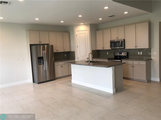 Foto del edificio - 9096 Kingsmoor Way