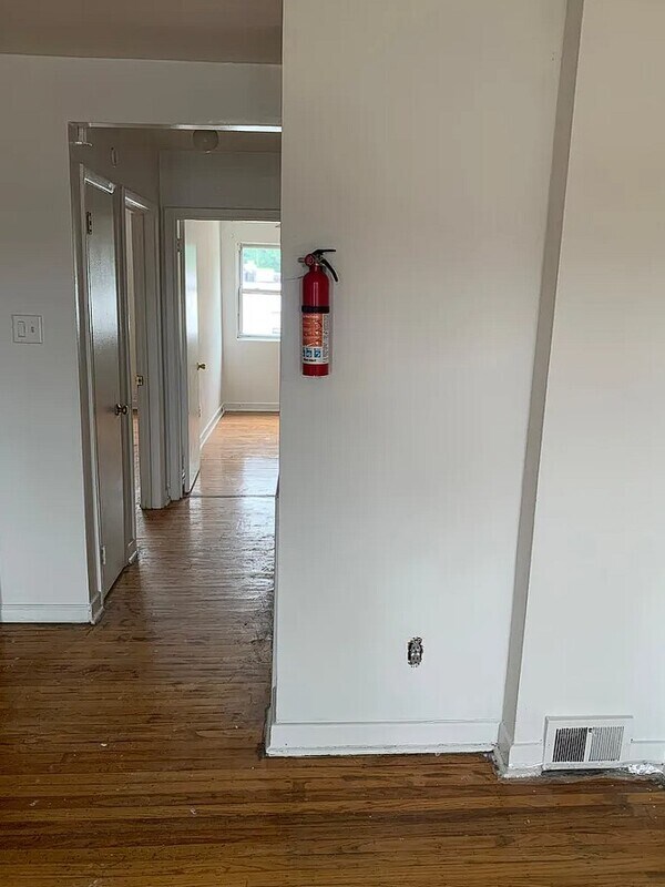 Building Photo - 7235 Haverford Ave