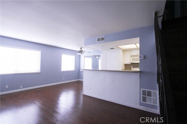Building Photo - 3067 Knollwood Ave