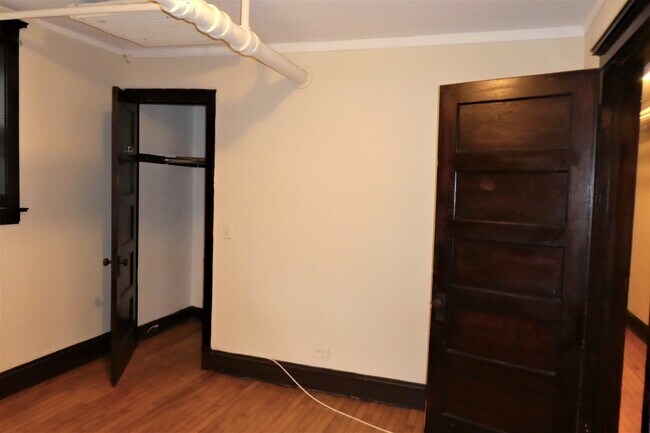 Foto del edificio - 6559 N Greenview Ave