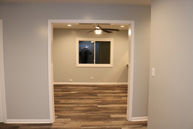 Foto del edificio - 5065 W 32nd Pl