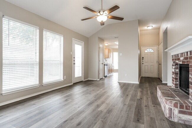 Foto del edificio - 1213 Misty Meadow Dr