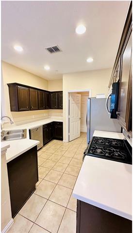 Foto del edificio - 8734 San Bernard St