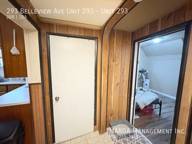 Building Photo - COZY 2 BED/1 BATH UPPER APT IN WALKERVILLE + HYDRO & GAS!