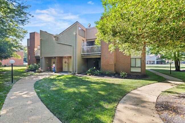 Foto del edificio - 805 Sugarbush Ct