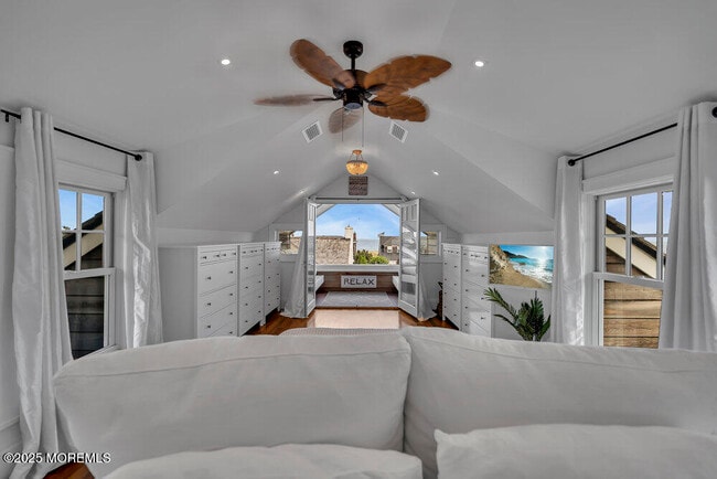 Building Photo - 985 Ocean Ave