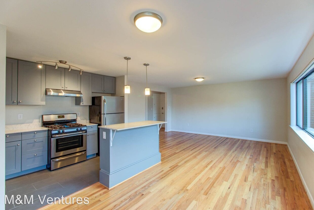 Primary Photo - 1418 2nd Ave W