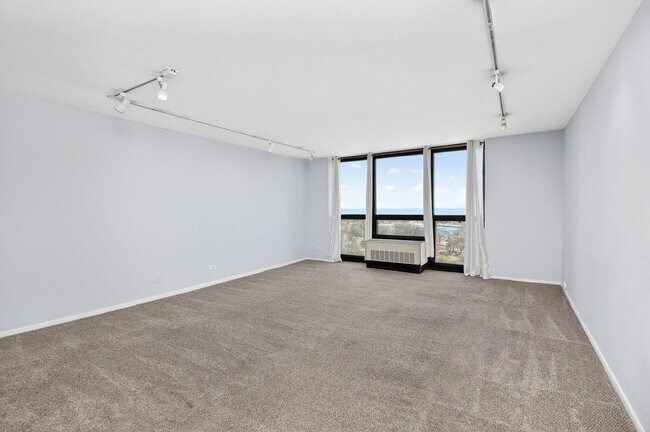 Foto del edificio - 2500 N Lakeview Ave