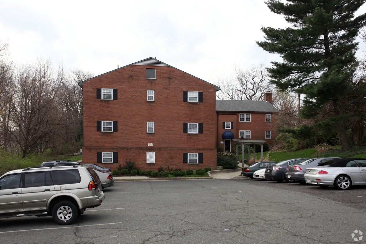 Building Photo - Erdo Court