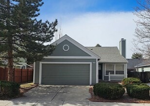 Building Photo - 2376 Fieldcrest Dr