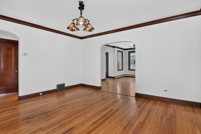 Foto del edificio - 708 McCarthy Rd
