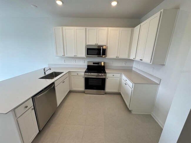 Building Photo - 3018 Chantilly Dr