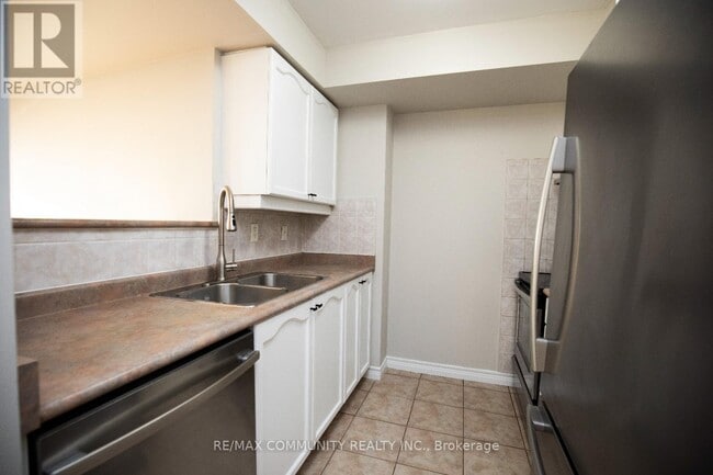 Building Photo - 710-710 Humberwood Blvd