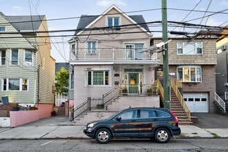 Building Photo - 561 Ave E