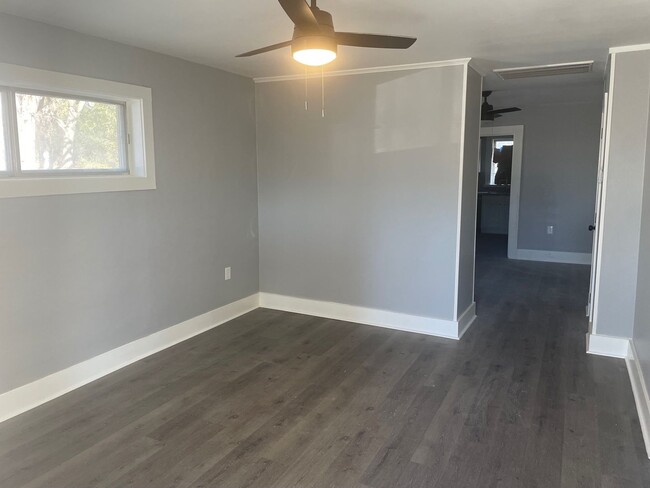 Building Photo - 3 Bedroom 1 Bath Home Near Downtown Benton