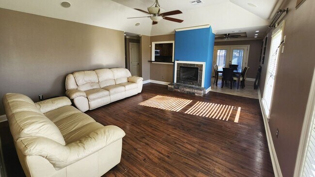 Building Photo - 7445 Endeavors Ct