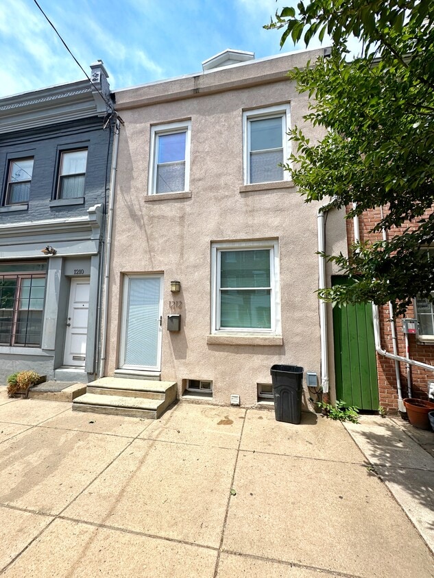 Primary Photo - 1212 N 2nd St
