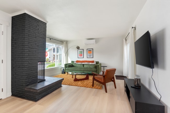 Photo - 5134 NE 22nd Ave Apartment