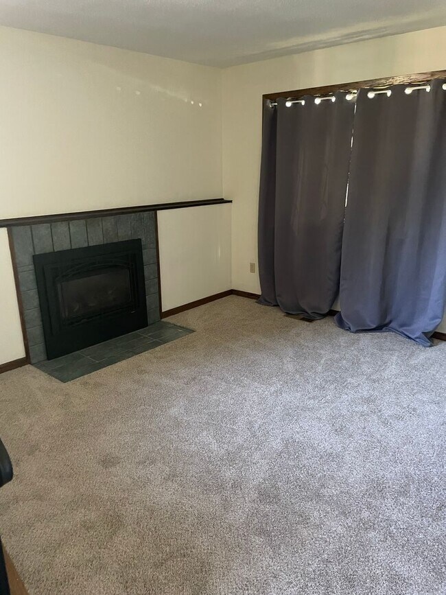 Foto del edificio - Blaine Townhome for Rent