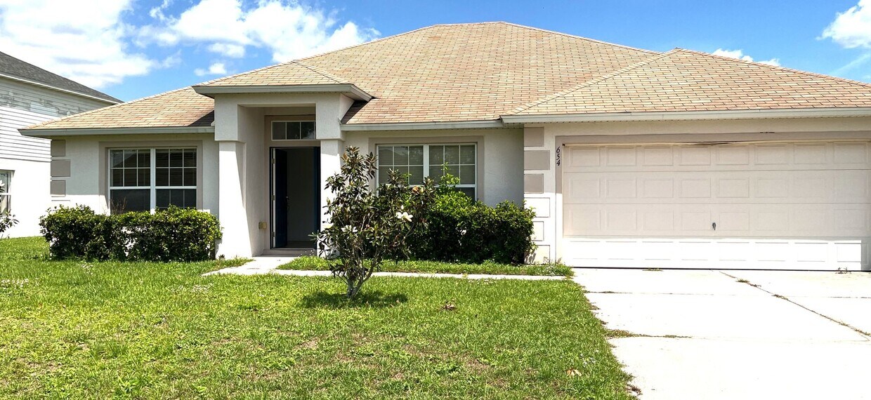 Foto principal - Beautiful 3 bedroom 2 bath home