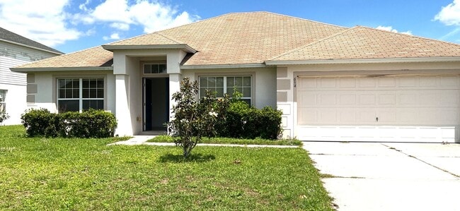 Come see this Beautiful and bright 3 bedro... - Come see this Beautiful and bright 3 bedro... House