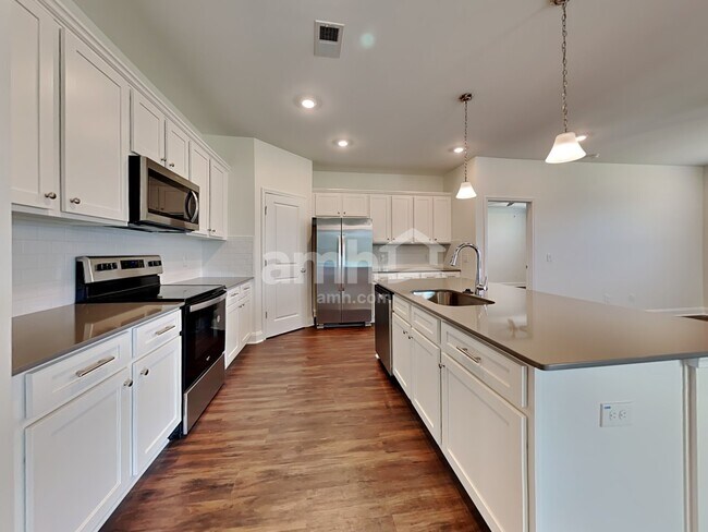 Foto del edificio - 534 Plumeria Ln