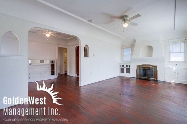Building Photo - Charming 3Bdm 2Ba Home in the Normal Heigh...