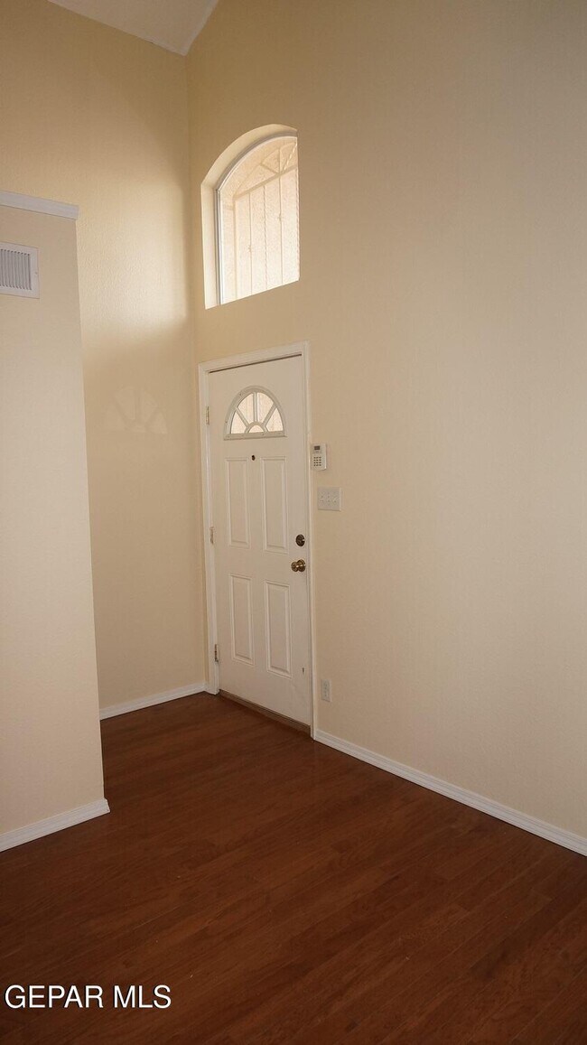 Foto del edificio - 3613 La Cuesta Dr