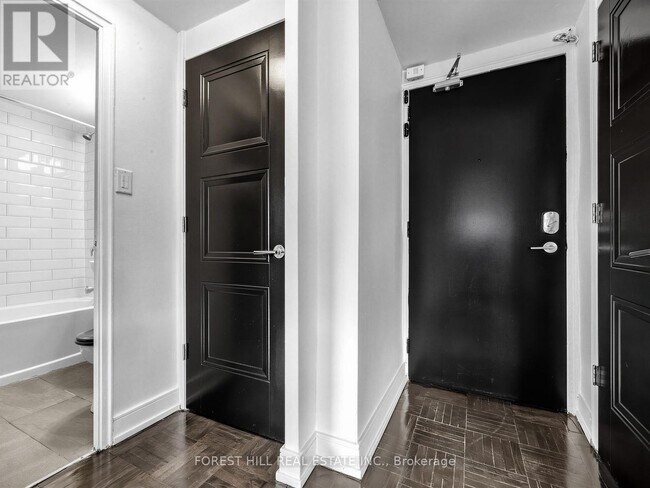 Photo du bâtiment - 70 Spadina Rd