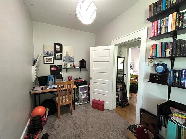 Building Photo - 37 2 St