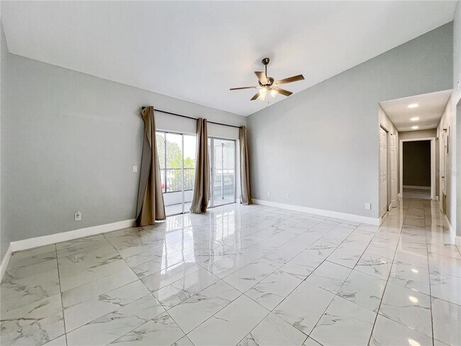 Building Photo - 2482 Lakeway Branch Dr